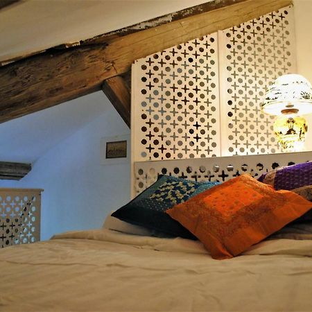 Les Routes Du Monde Bed and Breakfast Saint-Geniès-de-Comolas Zewnętrze zdjęcie